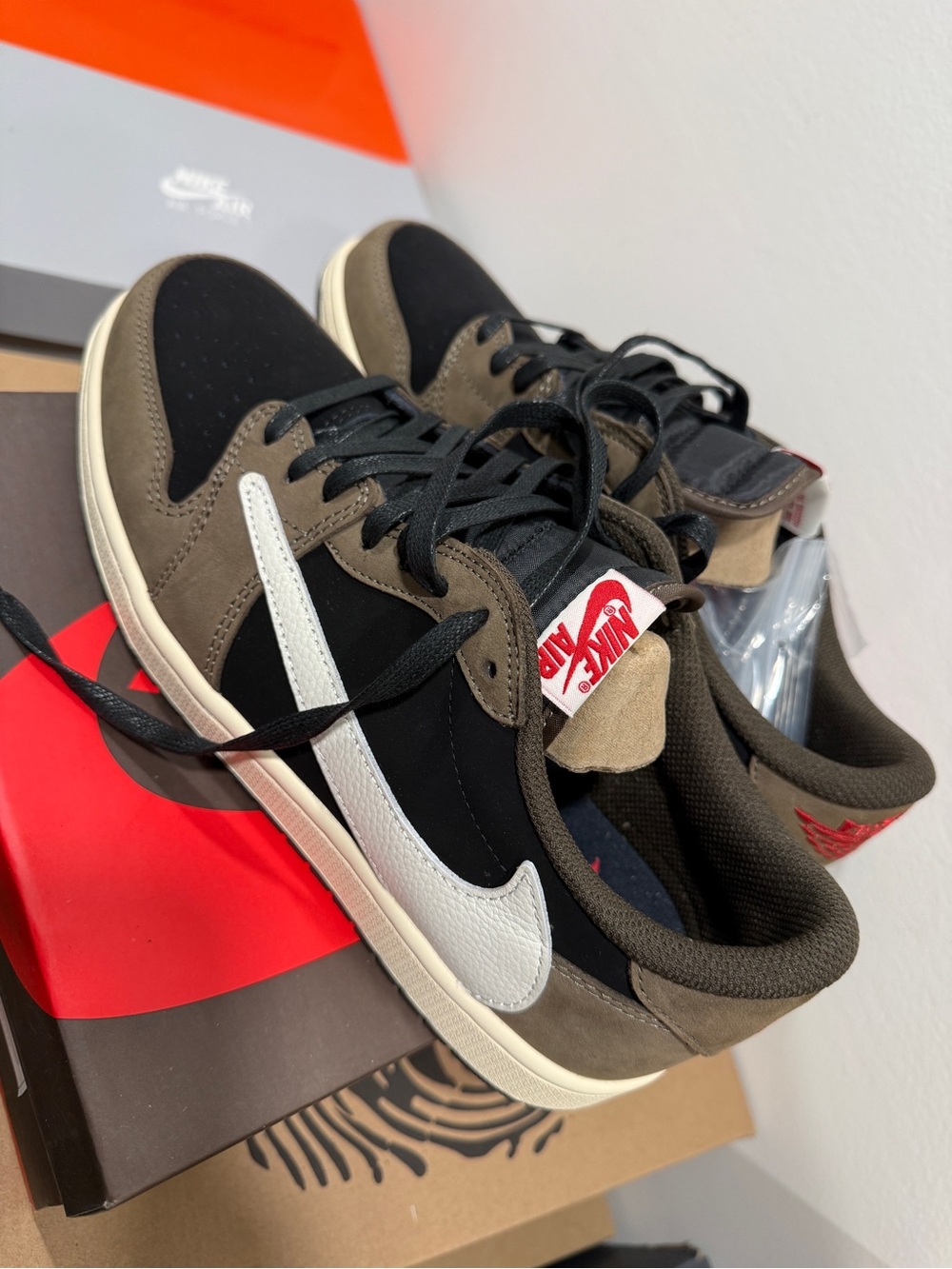 Nike Men’s Low-Top Sneakers — Black, Brown & White Swoosh